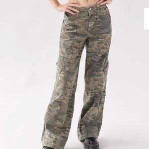 Urban Outfitters BDG Y2K Camouflage Cargo Pants
